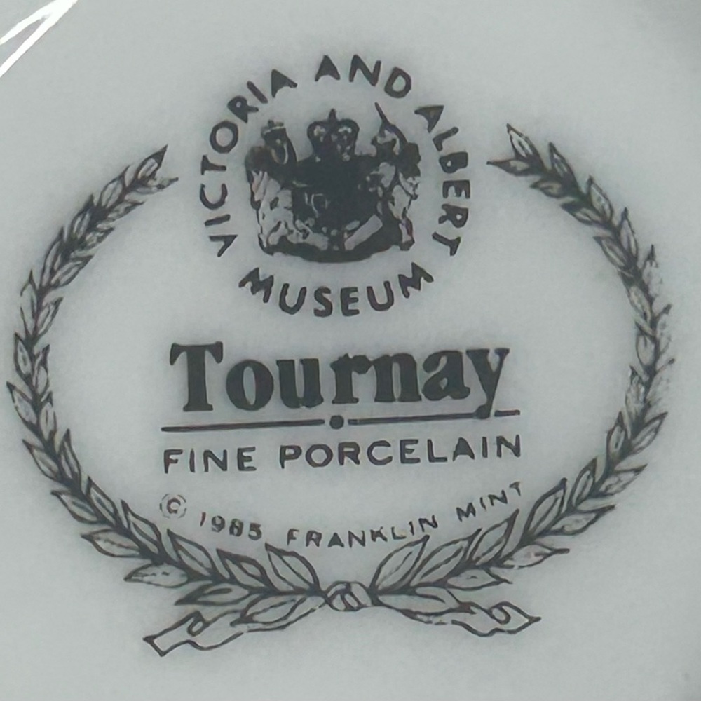 Vintage Franklin Mint Tournay Mini Teapot - Picture 9 of 9